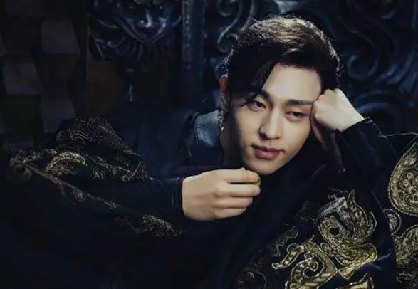 旭凤|古装男神黑化对比,赤羽靠眼线,旭凤变冷酷,魏无羡还是温柔如初