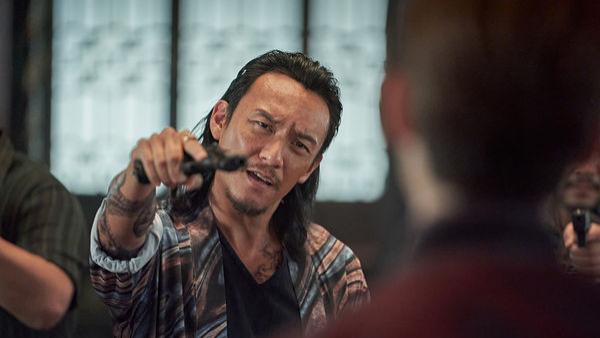 张震|张震《毒枭》演技掀韩网热议！挖出他「21年前曾演神曲MV」超惊讶