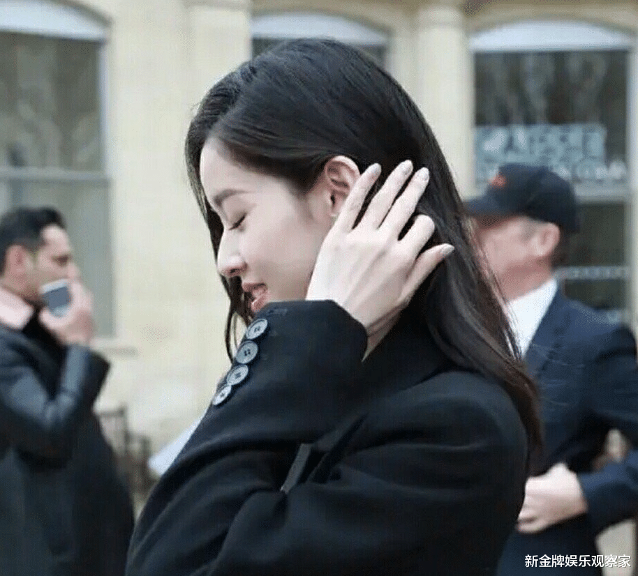 章泽天|章泽天生图曝光,发际线后移显疲态,28岁的女强人不好当?