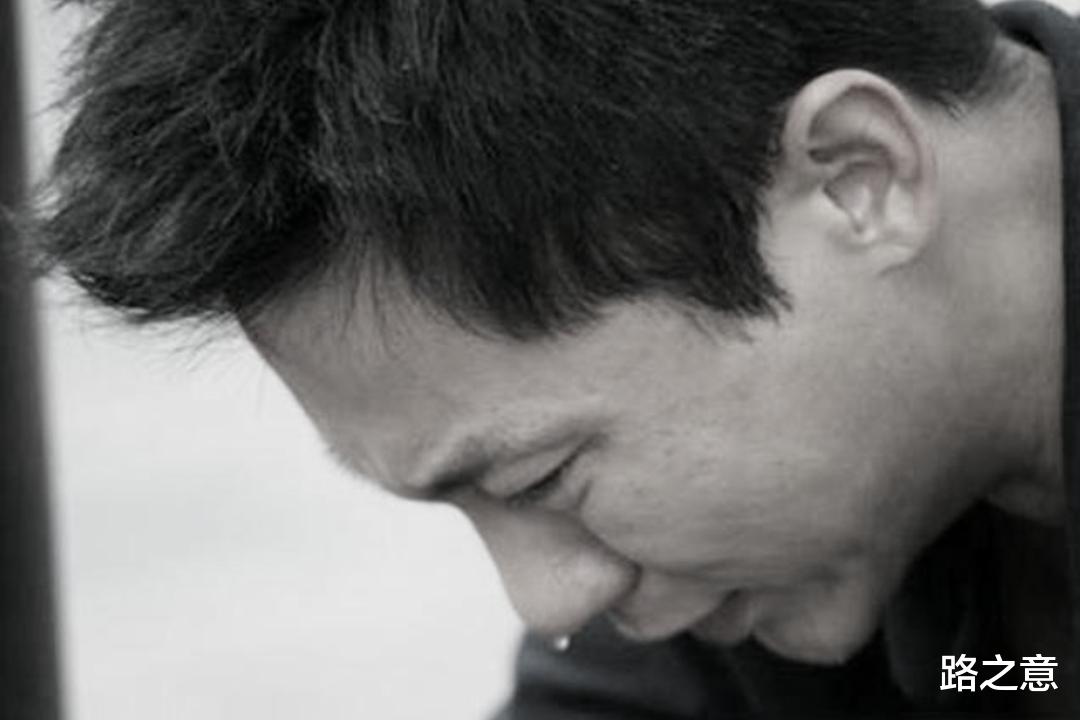 男子被尿床困扰十几年,父亲临死前道出真相:其实是我尿床!