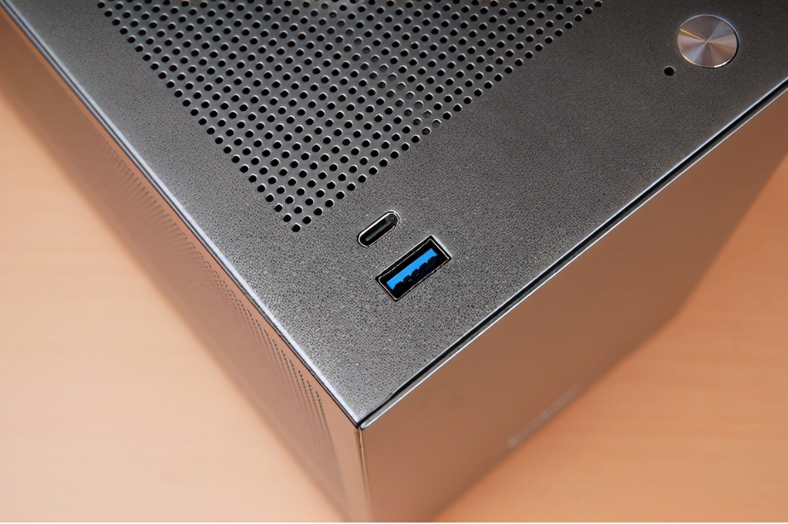 playstation5|超频三蜂鸟I100 PRO MESH,终于完美了?