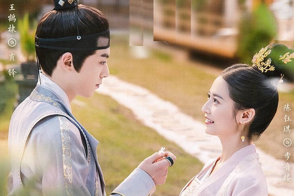 王鹤棣|王鹤棣、陈钰琪《浮图缘》私下热吻照流出　《苍兰诀》CP粉崩溃：更喜欢虞书欣