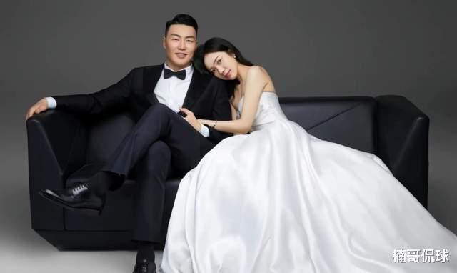 李根|李根晒结婚1周年合影!娇妻年轻美艳已生1子,前妻颜值很高是北京人