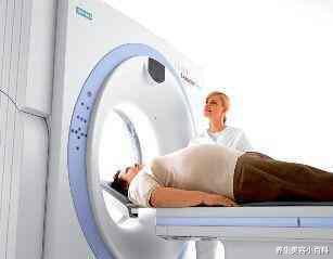 白发|嘴巴破了个小洞，长白斑了，小心是癌前病变！