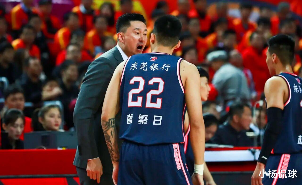 曾繁日|浙江广厦三少齐受伤+曾繁日吃违体犯规，杜锋或提前放弃四人，朱芳雨不同意也不行