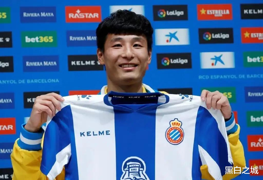 神剑|泪目！西班牙球迷致敬武磊：永远不会忘记你，伟大的职业球员