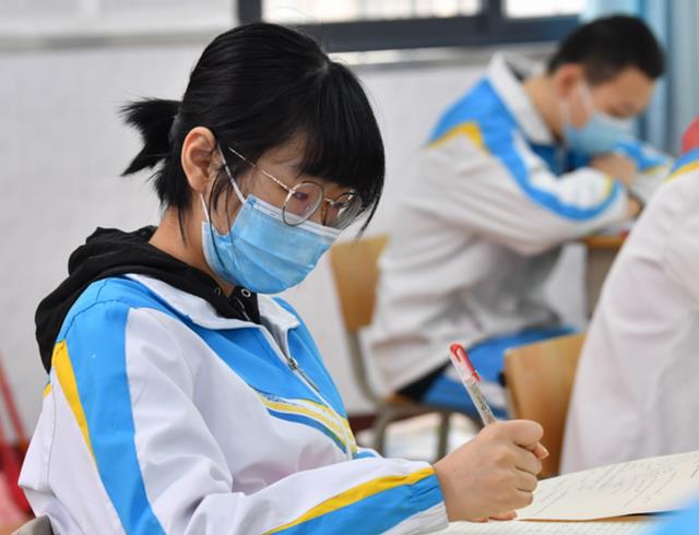 大学生|985毕业生哭诉：“后悔选了冷门专业”，如今就业到处碰壁！