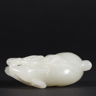 |旧藏 和田玉羊羊如意摆件。