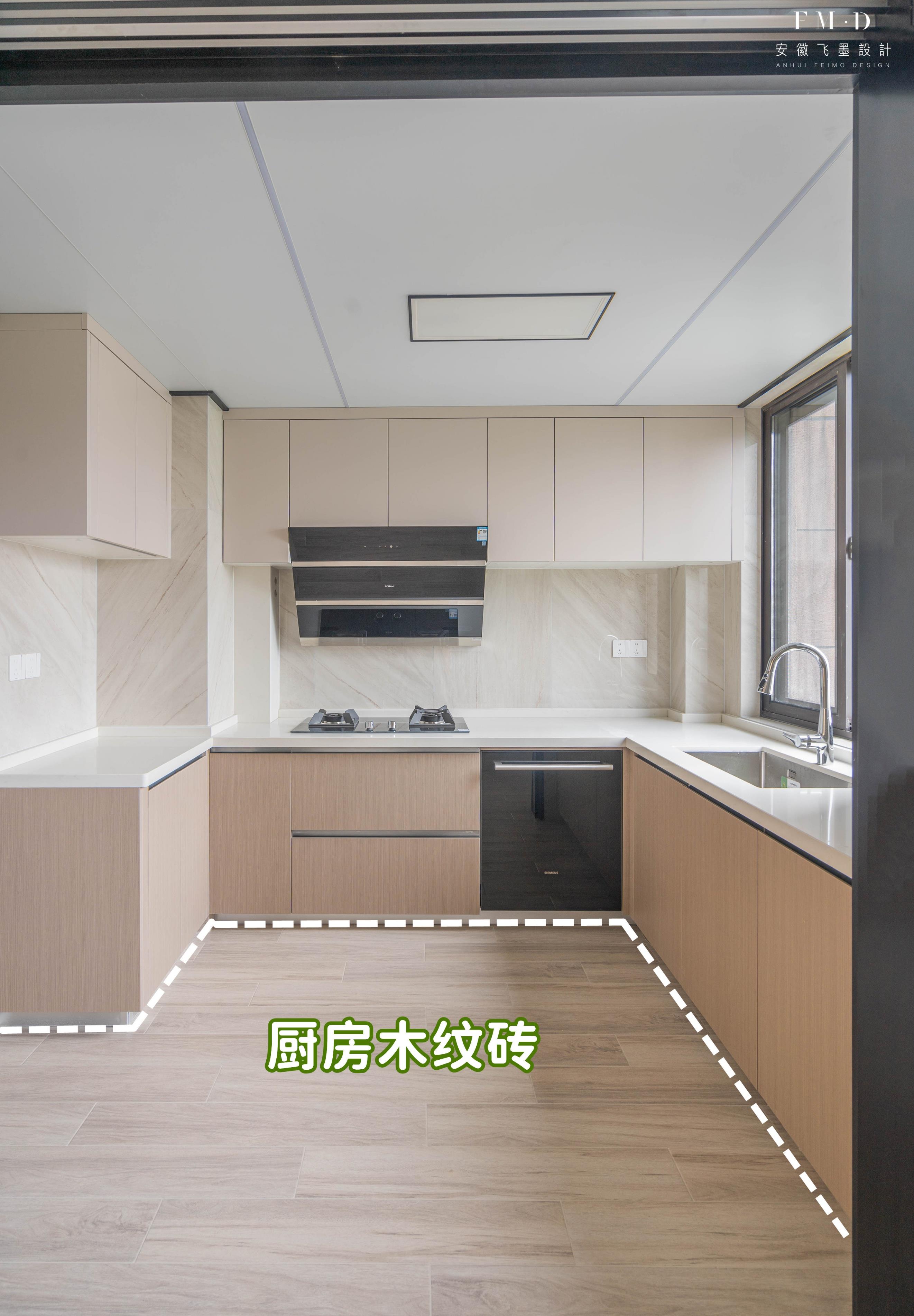 木纹砖不是智商税，“369拼贴”铺在厨房，来过家里的人都说好看