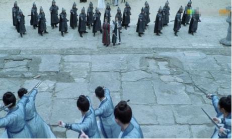 李亚男|P烟花,没群演,假道具,这5部投资巨大的剧,卖穷的样子像乞讨