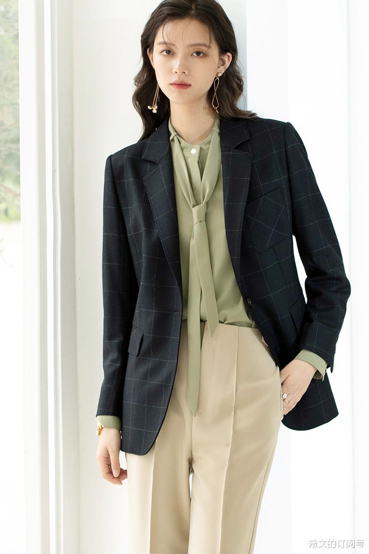 穿衣搭配|职场穿搭不是只有按部就班，风格化才是穿搭的智慧