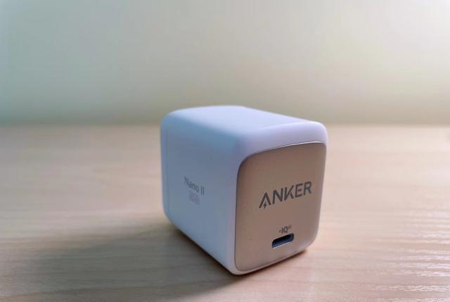 充电器|iPhone14原装充电器太贵,平替有什么推荐?几个30W款更值得入手