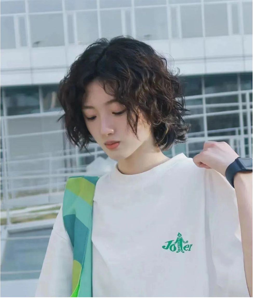 发型 今秋选择这四种发型，很美很心动，喜欢别错过