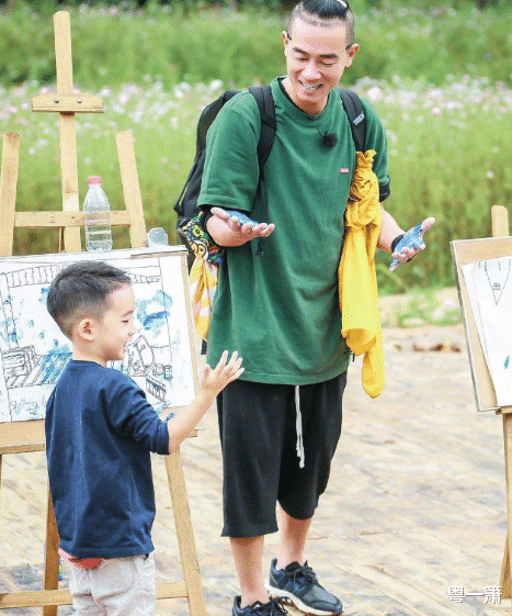 陈小春|?55岁的陈小春，找不回昔日被卖掉的弟弟成为了他一生无法忘掉的痛