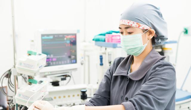 饮食|手术后3小时，患者突然呼吸困难、紫绀，抢救中医生道出了实情