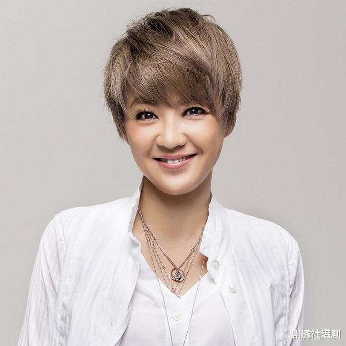 陈慧娴|仍渴望爱情！57岁知名港歌手感情路坎坷，三段恋情已花费17年时间