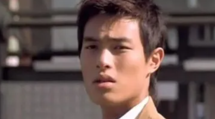 邱心志|颜值不够却偏要演男主的8位男星，一出场就被男配秒杀