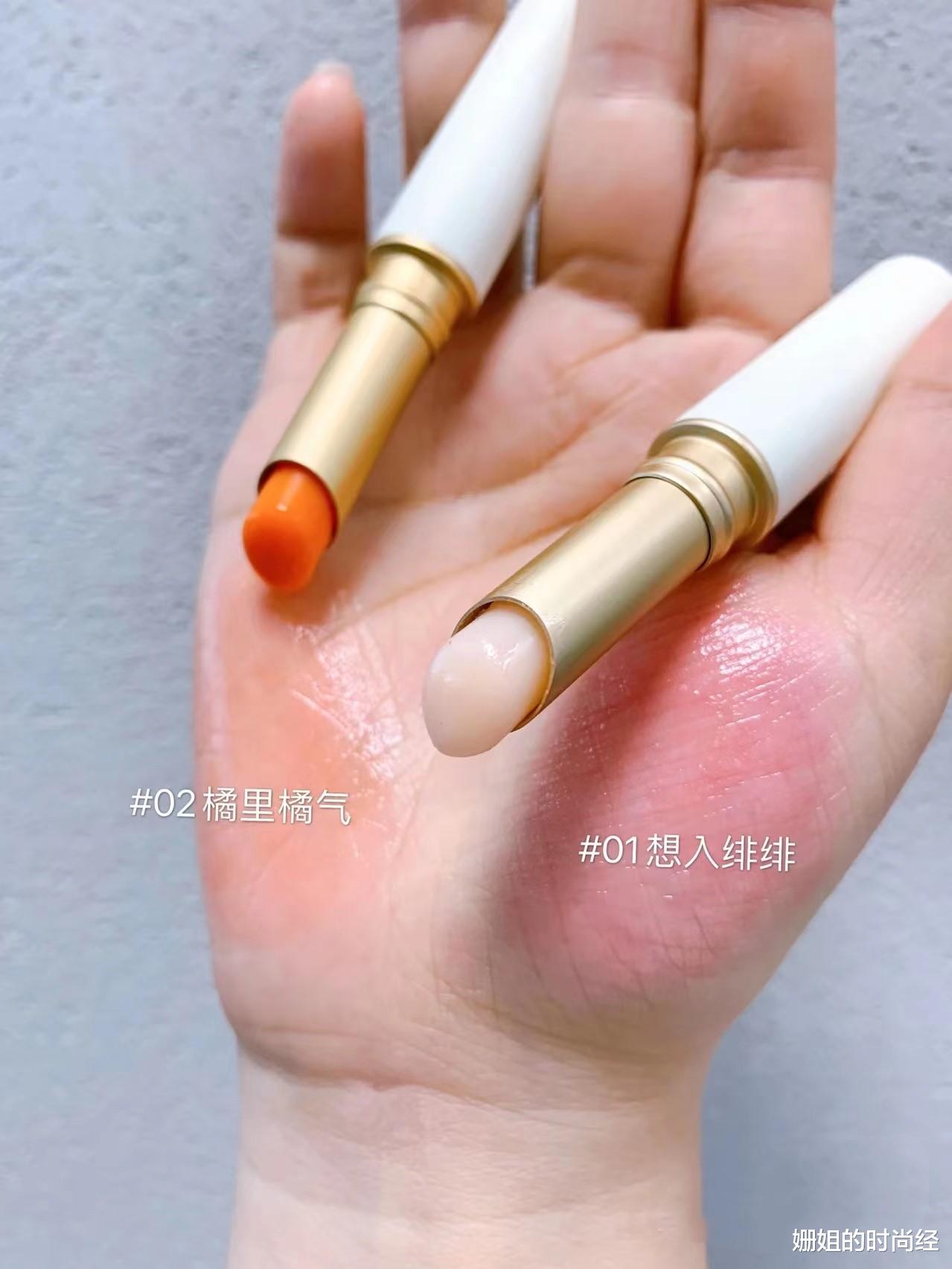 化妆品 女人上了年纪，建议这三种化妆品尽量少用，反而会“显得更老”