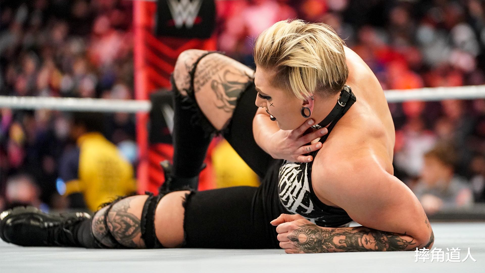 wwe|从一个多月斩获WWE女子冠军到满场挨打，雷亚究竟踏错了哪一步？