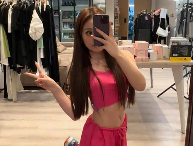 带货|粉丝质疑辛巴偏心女徒弟，对方直播解释：她继承了我无畏的精神