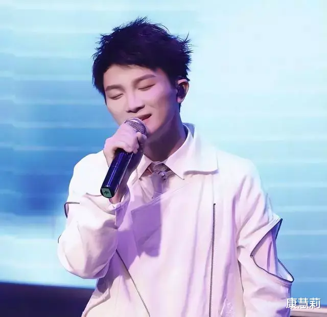 周深|究竟什么才是被抵制的“娘炮”审美？周深为什么不算？