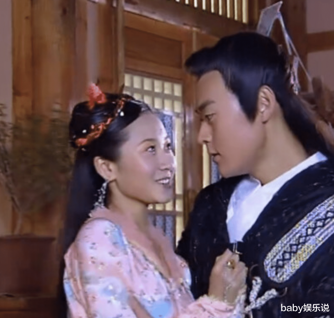 张桐|张桐的“消失”,是娱乐圈的“悲哀”