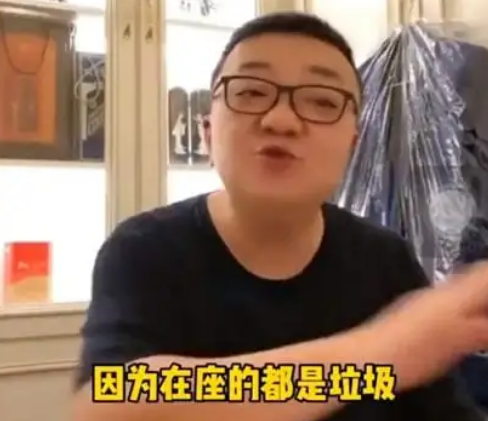 董路|圈内人都得学董路护犊子？但名宿邓乐军却称：国足精神有改观，但脑子得拐弯了