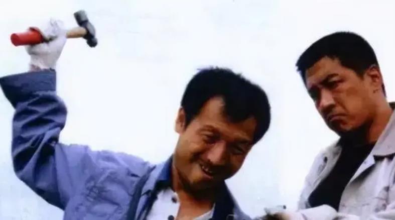 1998年,悍匪白宝山被判处死刑,临刑前唯一要求:想和情人合个影
