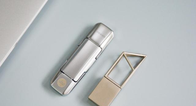 ssd|U盘怎么选?四款固态U盘(USSD)盘点,5秒传输一部电影