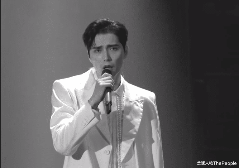 杨紫|北京春晚路透:王鸥像大白菜、李沁生图显老,AB戴婚戒破婚变传闻