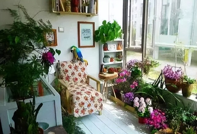 老婆嫌家里小,硬要把阳台改成“卧室”,没想到邻居却上门投诉!