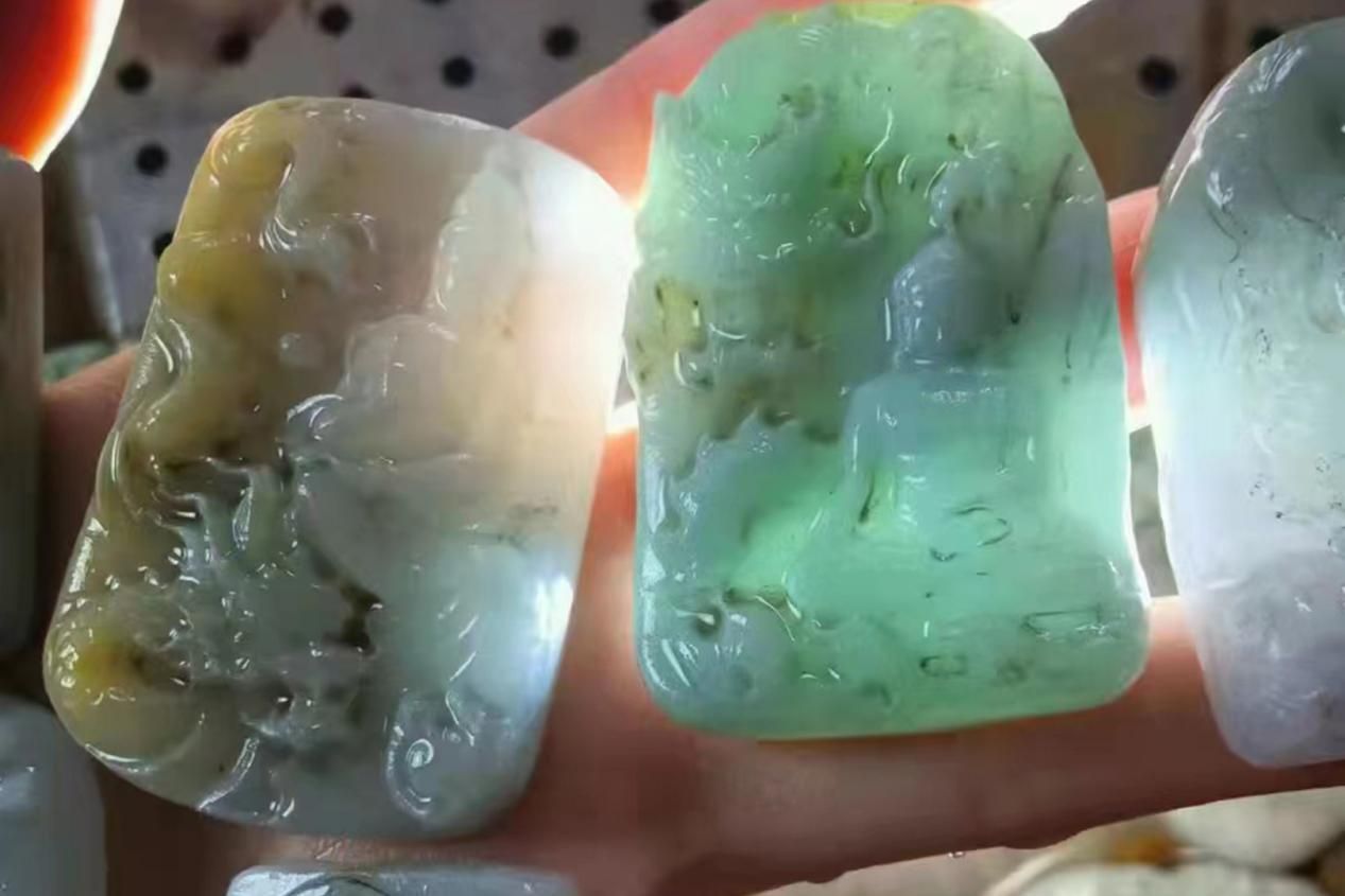 |和田玉玉雕行业的重大变故，机器雕刻！每个玩玉人手上都有！