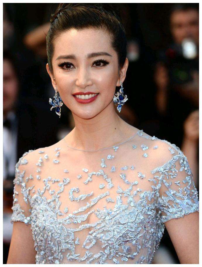 李冰冰|有一次,李冰冰开出10w月薪招聘保姆,一个保姆来应聘,李冰冰却告诉她,考核没通过