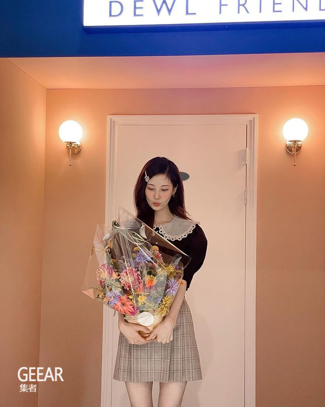 徐玄|罕见的性感挖空裙：徐玄这组少女时代回归照！