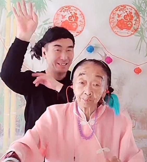 李玉成|85岁马玉琴带病直播，李玉成自曝掌握财政大权，老马一分钱都没有