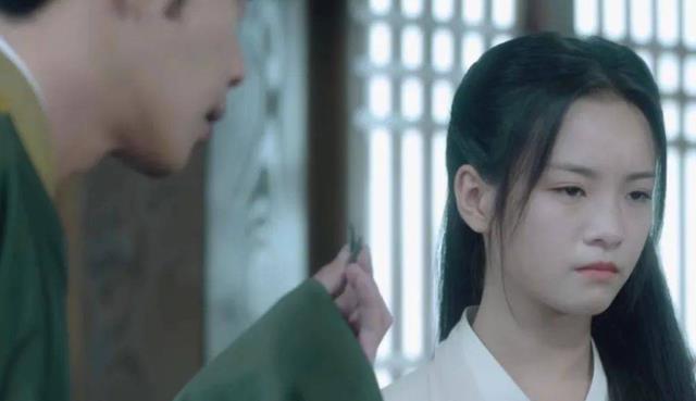 李沁|满脸苦相的女星们，李小冉常驻苦情戏，李沁江疏影演不了傻白甜