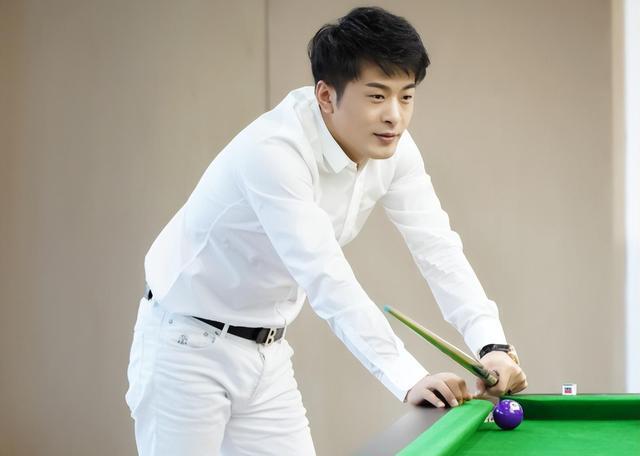 网红辛巴外站开播，怒怼平台官方，直播惨遭封禁，后再发长文抨击