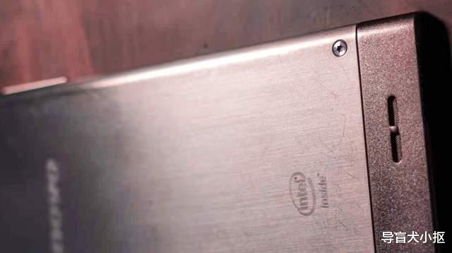 老人机|外形像菜刀的手机，二手联想k900体验，精钢材质当老人机用也很好