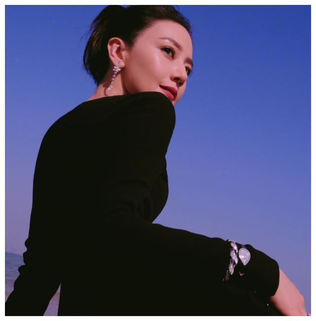 倪妮|给金鸡奖红毯上最惊艳的18位女星排个名：倪妮第2，关晓彤垫底了