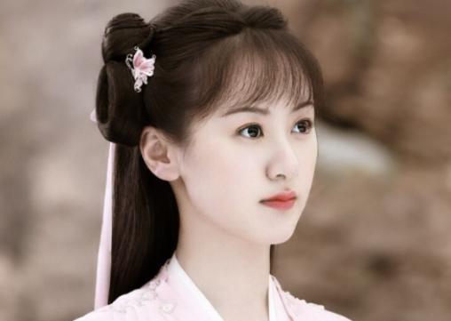 |《黑莲花攻略手册》主角又换了，看到新女主，越换越没看头