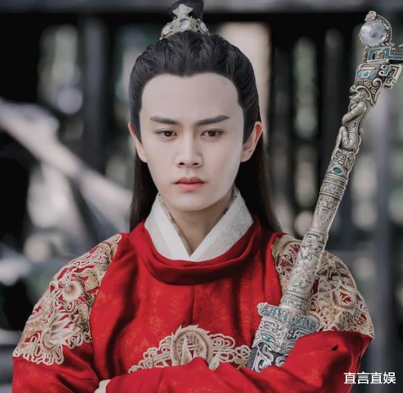 男神|男神红衣top榜,杨洋垫底,肖战第三,他一袭红衣,邪魅一笑堪称古装天花板