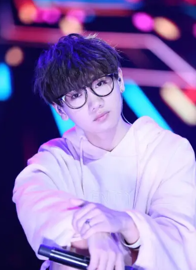 汪苏泷|汪苏泷:十年前有多强?不红时又有多惨?