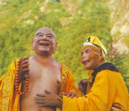 还记得因长得像“弥勒佛”而走红男子吗?被富婆带到家中供养后,现状怎样了?