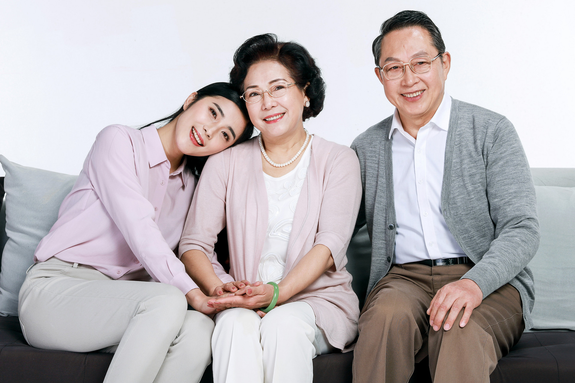 00后|首批00后毕业了,找工作像“相亲”,80后大呼:难以想象