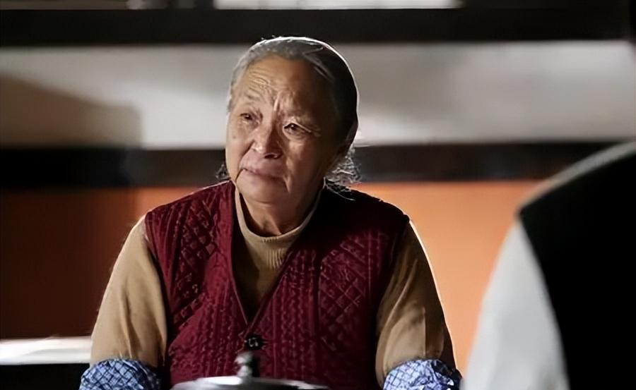 柏青|演员柏青去世后，老伴留在村里不愿离开，守着两人的回忆直到现在