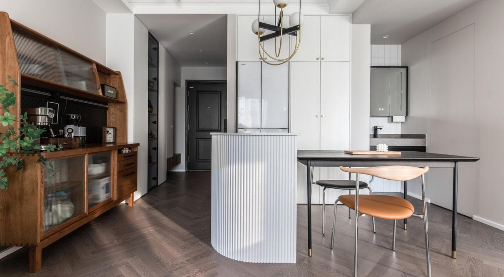 她60㎡小家,称为“装修指南”都不为过,全屋应有尽有,还特宽敞