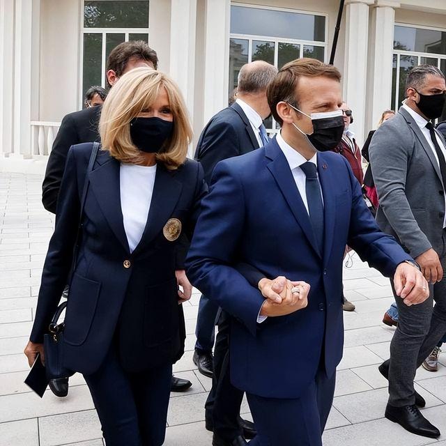 埃马纽埃尔·马克龙|69岁布丽吉特陪45岁马克龙见韩国女团,她小腿好细,丈夫一脸严肃!