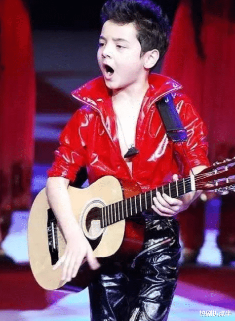 对决|有人越长越丑,有人成年后逆袭,同样是童星差别怎么这么大?