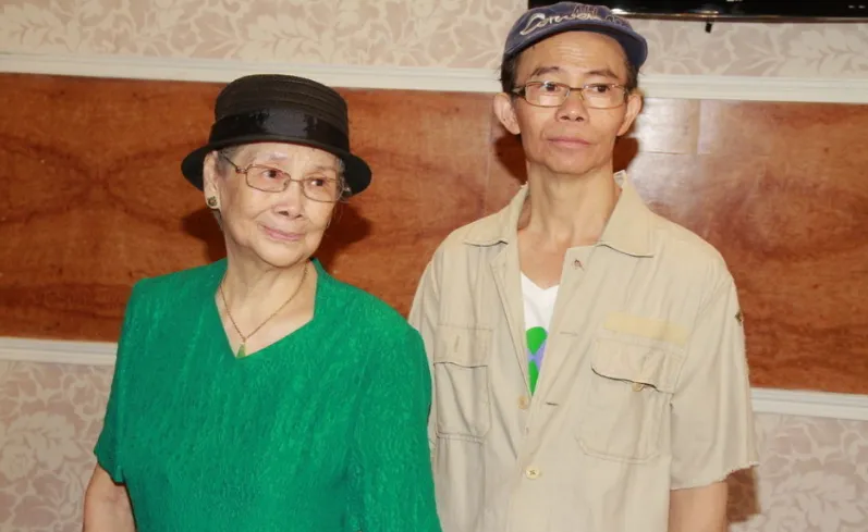 梅启明|梅艳芳71岁哥哥离婚！曾得妻子默许出轨，被曝用妹妹遗产养私生子