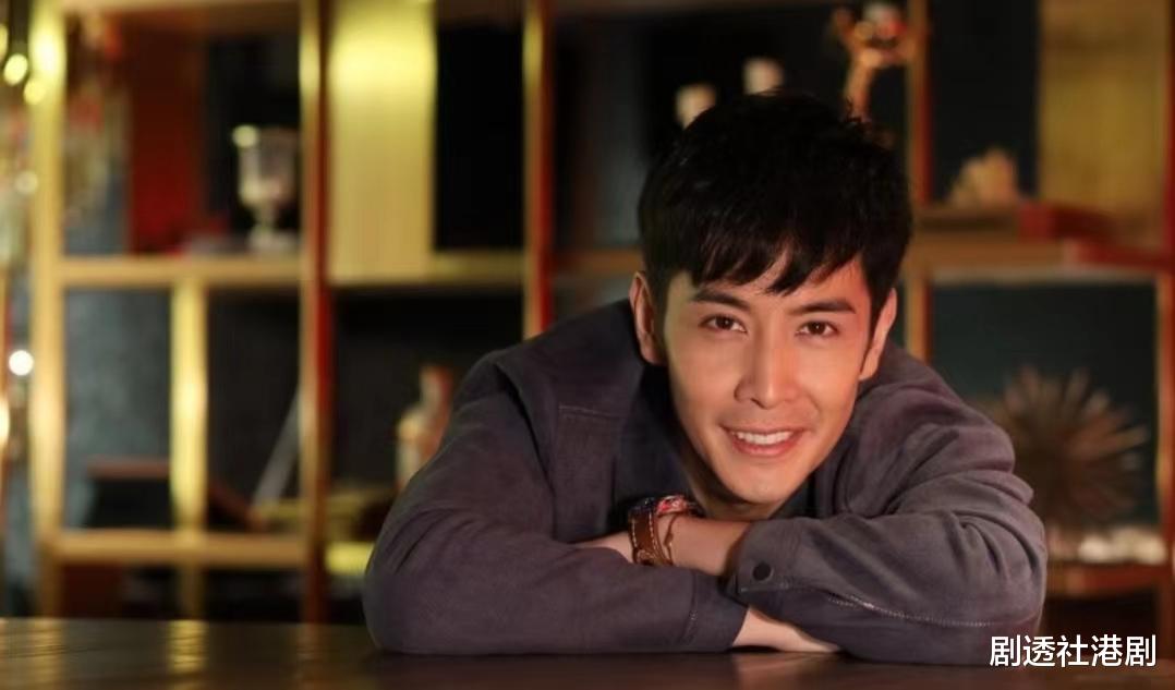 TVB|内地高人气!TVB上位小生凭帅气长相吸粉,网上开直播观看人数上万